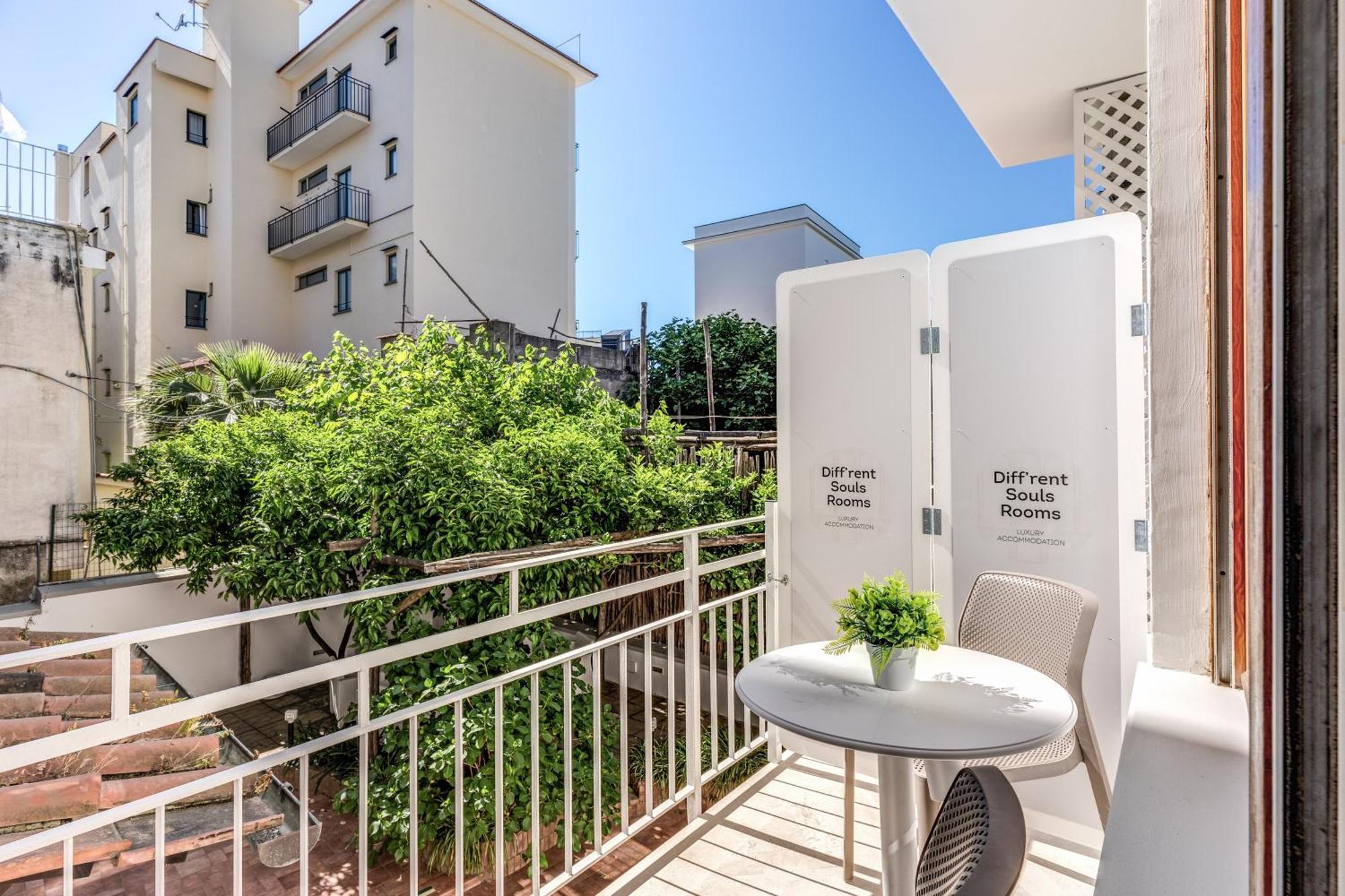 Diff'Rent Souls Rooms - Luxury Accomodation Sorrento Exteriér fotografie